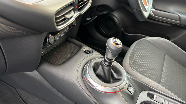 Nissan Juke 1.0 DiG-T N-Connecta 5dr Petrol Hatchback